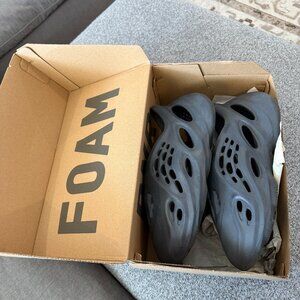 Yeezy Foam Runner - Onyx Black - Size 11